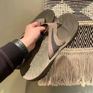 MERRELL MENS SANDALS FLIP FLOPS BROWN SIZE 13